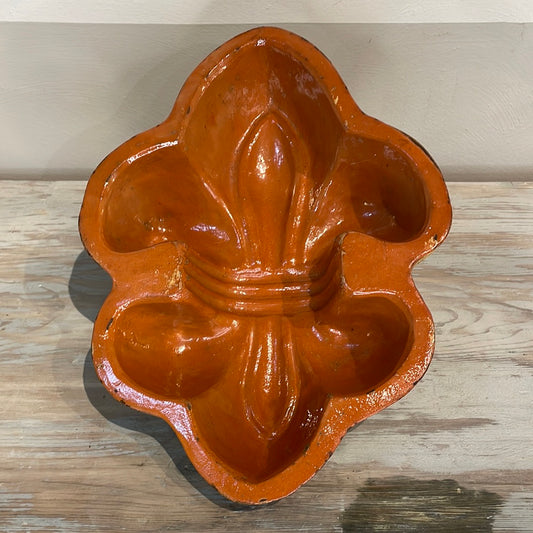 Fleur de Lis Pottery Mould