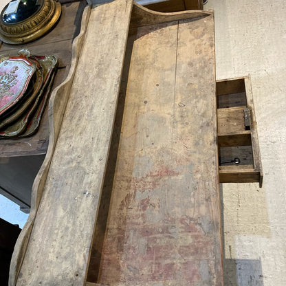 Desk with Wavy Gallery Shelf