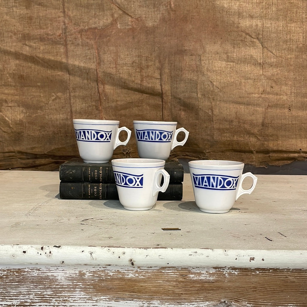 Viandox Cups – The Nicholson Gallery