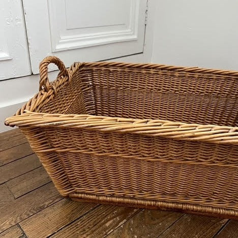 Rectangular Basket with Braid